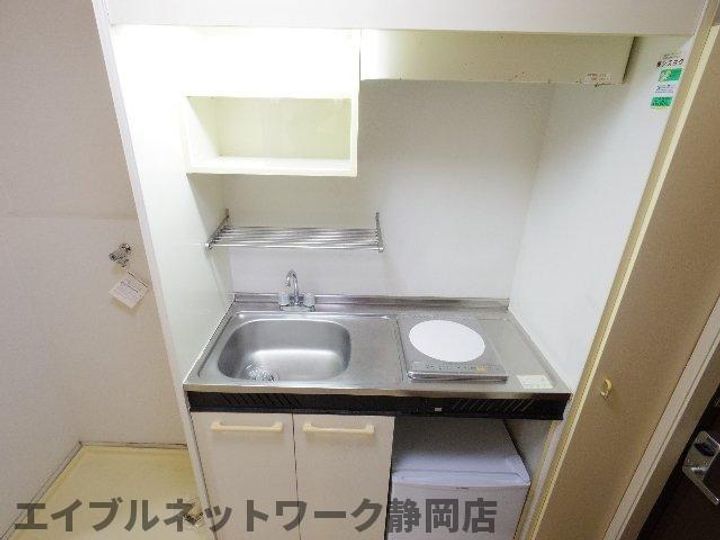 静岡県静岡市葵区籠上(アパート)の賃貸物件のキッチン