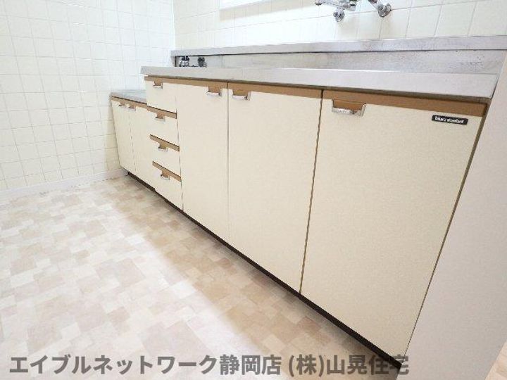 静岡県静岡市葵区上足洗1丁目(マンション)の賃貸物件のキッチン