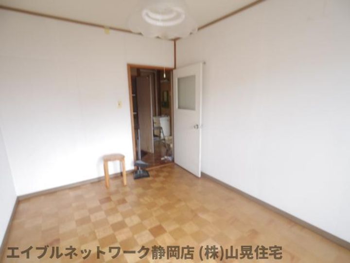 静岡県静岡市葵区上足洗3丁目(マンション)の賃貸物件の居間