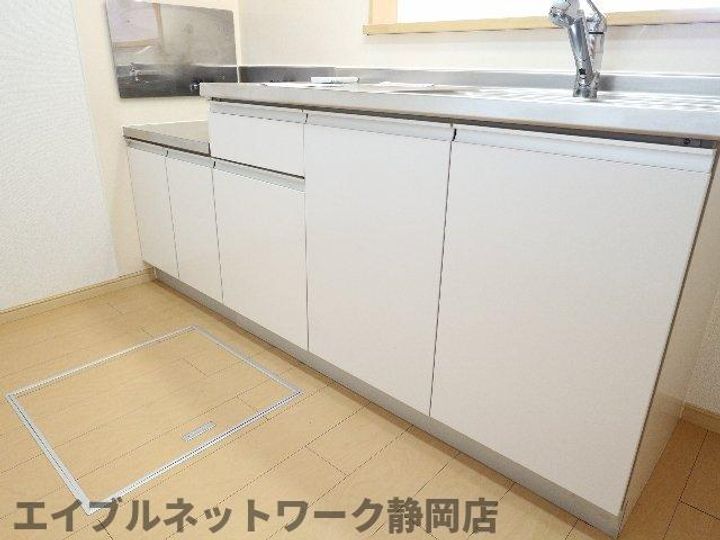静岡県静岡市葵区上足洗4丁目(アパート)の賃貸物件のキッチン