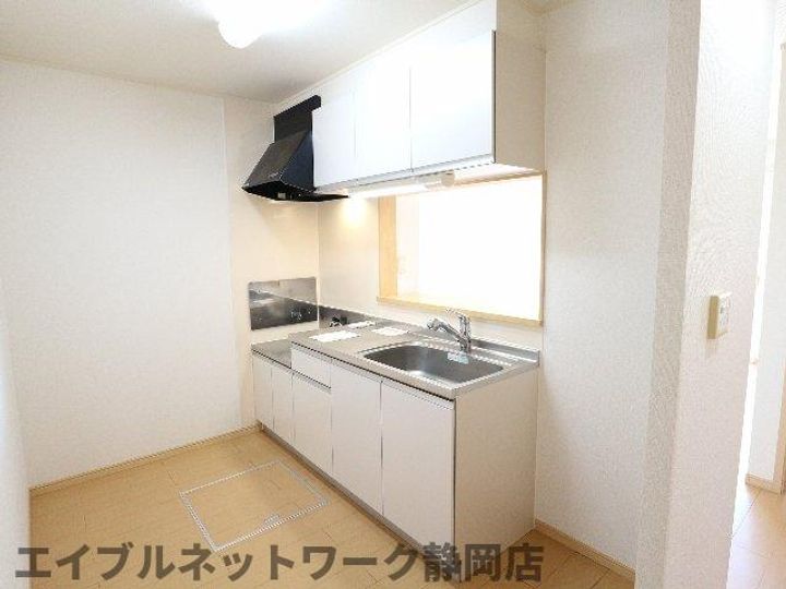 静岡県静岡市葵区上足洗4丁目(アパート)の賃貸物件のキッチン