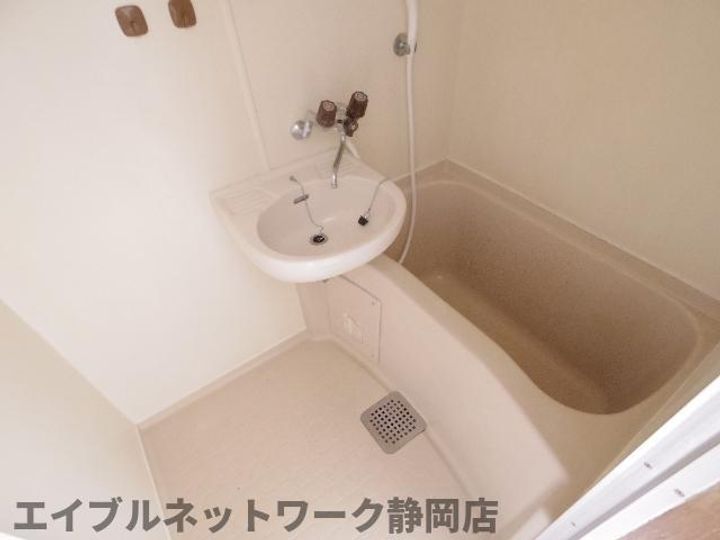 静岡県静岡市葵区川辺町2丁目(マンション)の賃貸物件の風呂