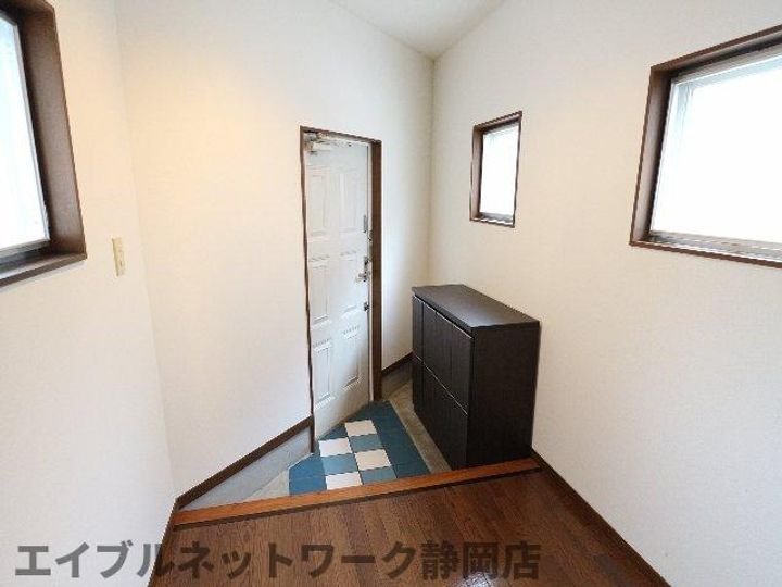 静岡県静岡市葵区北安東1丁目(テラスハウス)の賃貸物件の玄関
