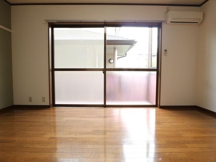 静岡県静岡市葵区北安東2丁目(アパート)の賃貸物件の居間