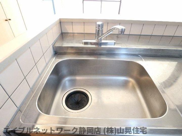 静岡県静岡市葵区沓谷5丁目(マンション)の賃貸物件のキッチン