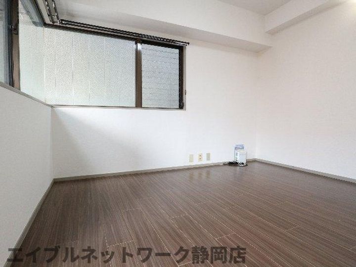 静岡県静岡市葵区三番町(マンション)の賃貸物件の居間