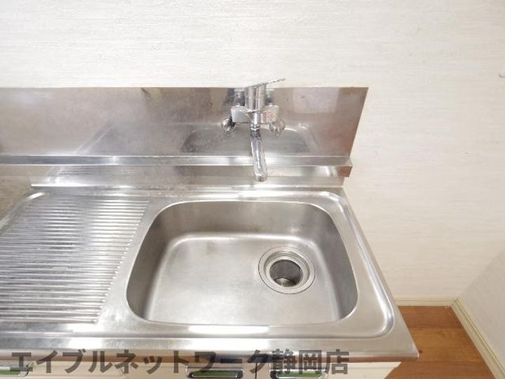 静岡県静岡市葵区新伝馬2丁目(アパート)の賃貸物件のキッチン