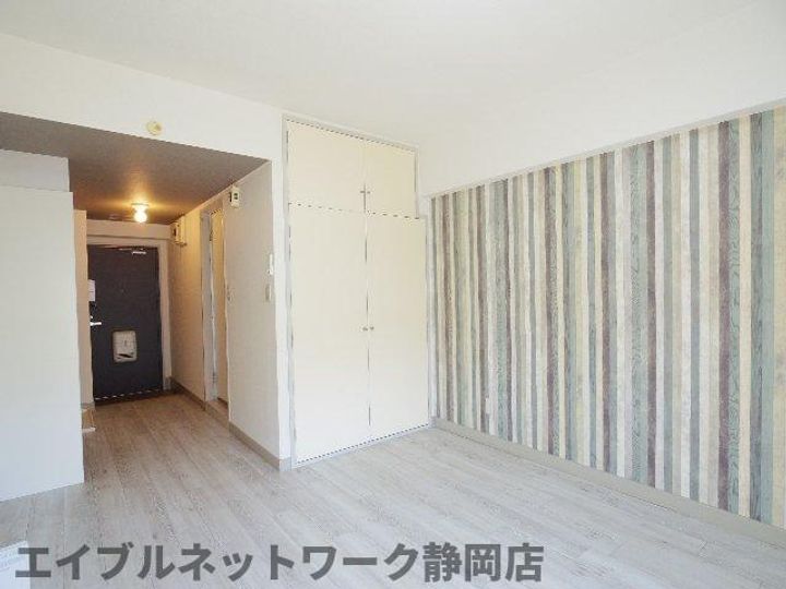 静岡県静岡市葵区末広町(マンション)の賃貸物件の居間