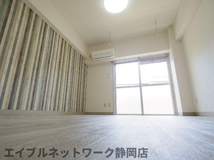 静岡県静岡市葵区末広町(マンション)の賃貸物件の居間