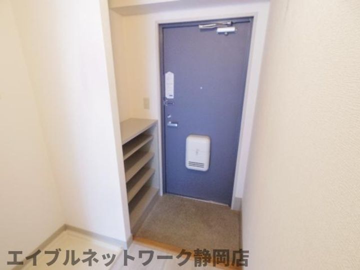 静岡県静岡市葵区末広町(マンション)の賃貸物件の玄関