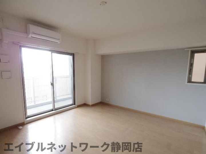 静岡県静岡市葵区駿河町(マンション)の賃貸物件の居間
