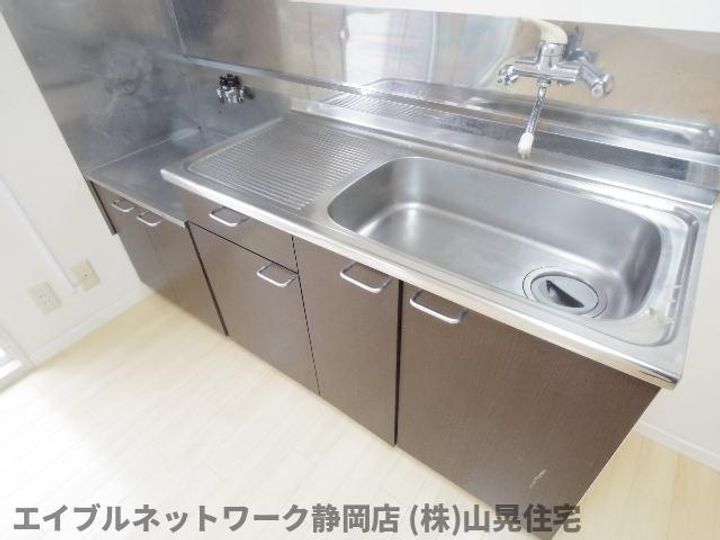 静岡県静岡市葵区千代2丁目(アパート)の賃貸物件201のキッチン