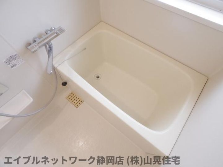 静岡県静岡市葵区千代2丁目(アパート)の賃貸物件201の風呂