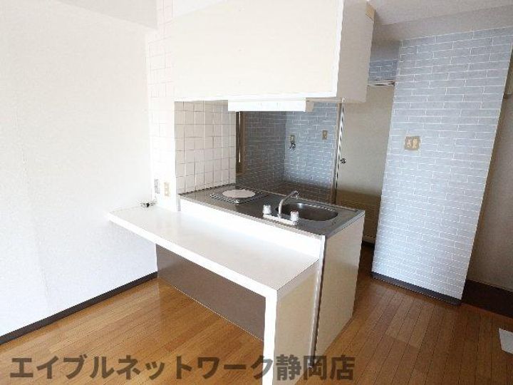 静岡県静岡市葵区鷹匠2丁目(マンション)の賃貸物件のキッチン