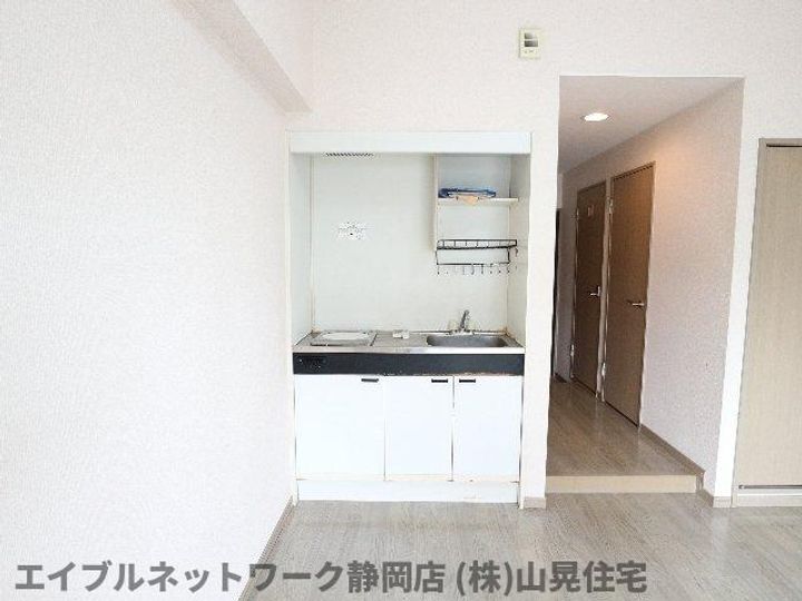 静岡県静岡市葵区鷹匠3丁目(マンション)の賃貸物件のキッチン
