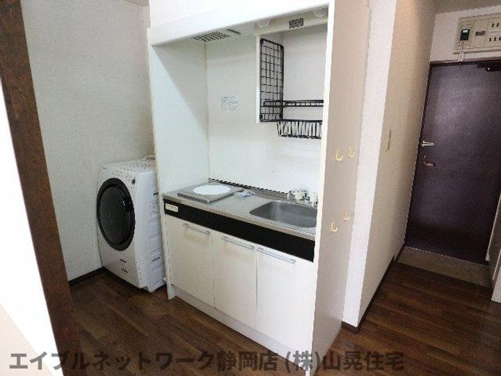 静岡県静岡市葵区鷹匠3丁目(マンション)の賃貸物件のキッチン