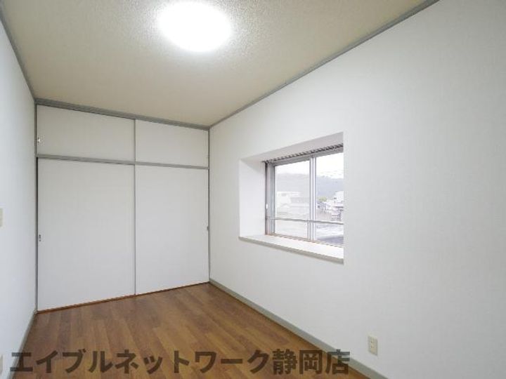 静岡県静岡市葵区辰起町(マンション)の賃貸物件の居間