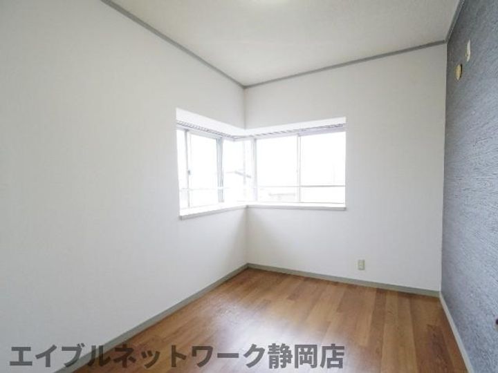 静岡県静岡市葵区辰起町(マンション)の賃貸物件の居間