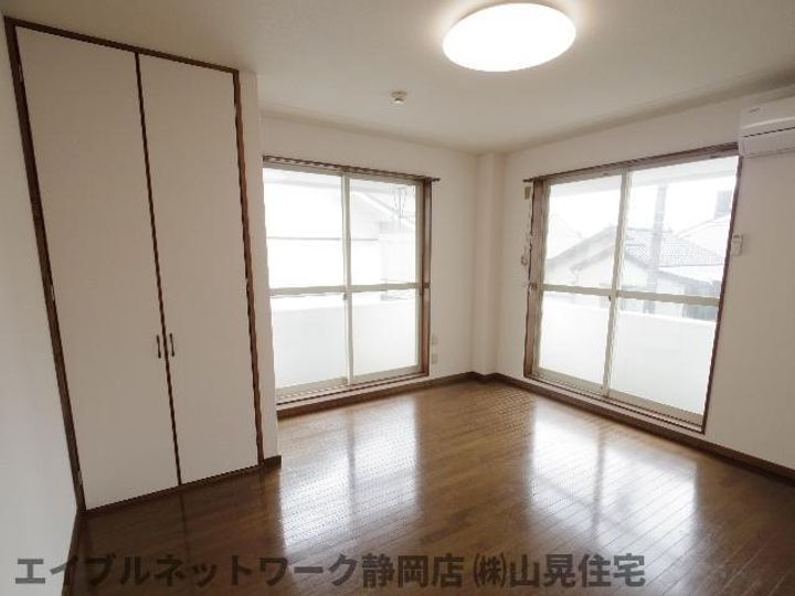 静岡県静岡市葵区田町3丁目(マンション)の賃貸物件の居間