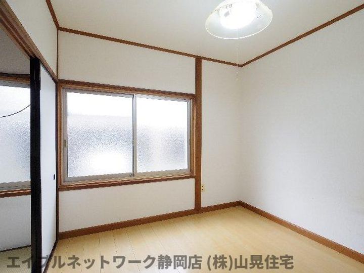 静岡県静岡市葵区田町6丁目(アパート)の賃貸物件の居間