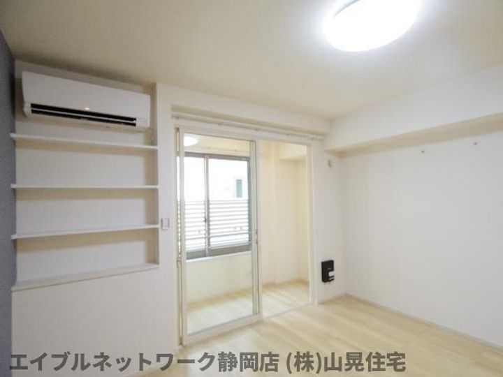 静岡県静岡市葵区東千代田2丁目(アパート)の賃貸物件の居間
