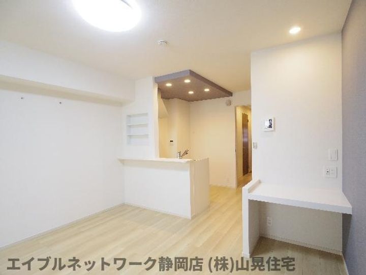 静岡県静岡市葵区東千代田2丁目(アパート)の賃貸物件の居間
