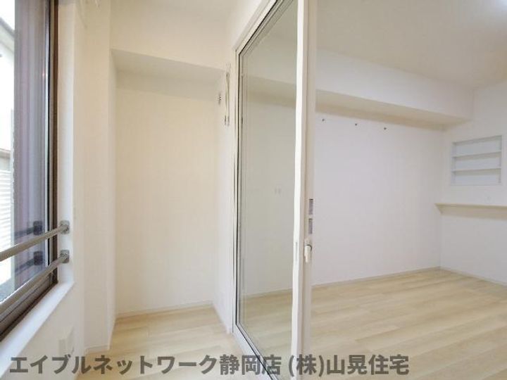 静岡県静岡市葵区東千代田2丁目(アパート)の賃貸物件の居間