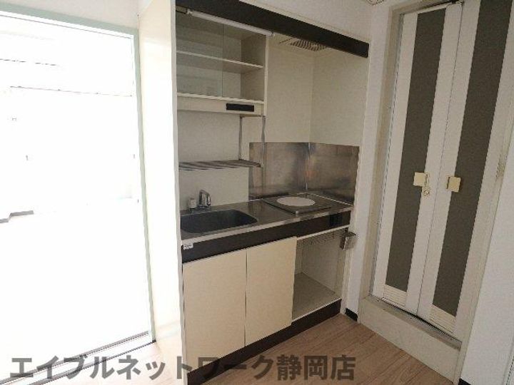 静岡県静岡市葵区人宿町1丁目(マンション)の賃貸物件のキッチン