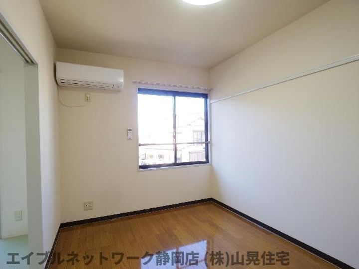 静岡県静岡市葵区平和1丁目(アパート)の賃貸物件の居間