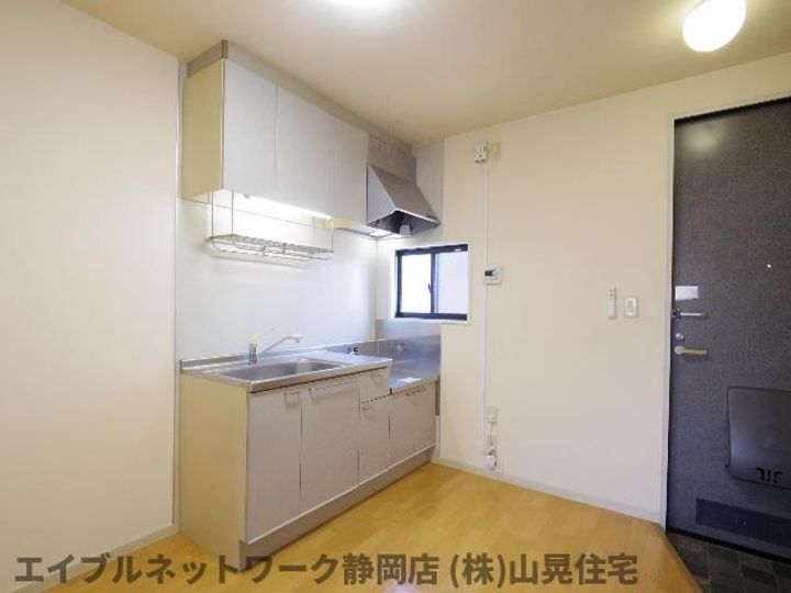 静岡県静岡市葵区平和1丁目(アパート)の賃貸物件のキッチン