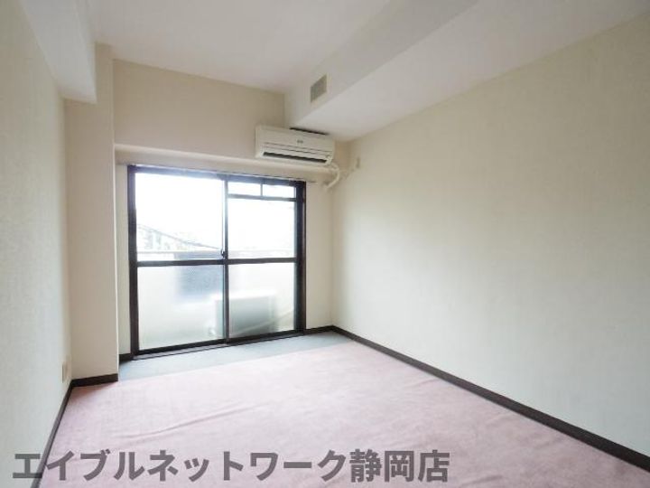 静岡県静岡市葵区南安倍1丁目(マンション)の賃貸物件の居間