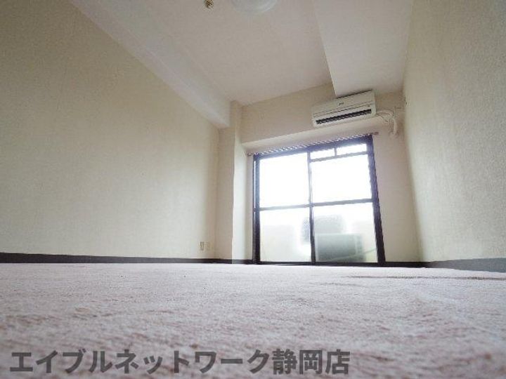 静岡県静岡市葵区南安倍1丁目(マンション)の賃貸物件の居間
