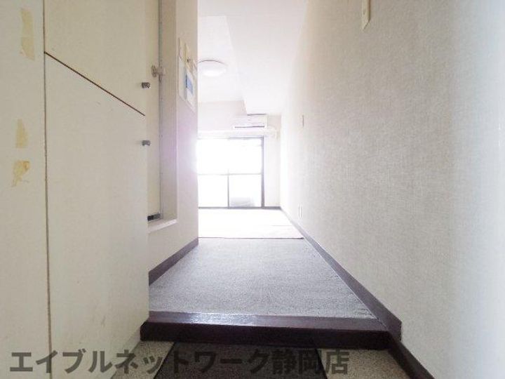 静岡県静岡市葵区南安倍1丁目(マンション)の賃貸物件の玄関