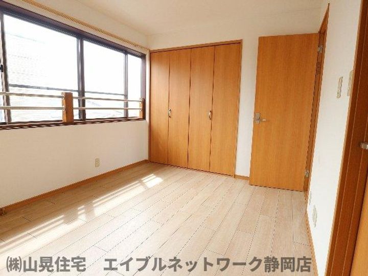 静岡県静岡市葵区南沼上1丁目(マンション)の賃貸物件の居間