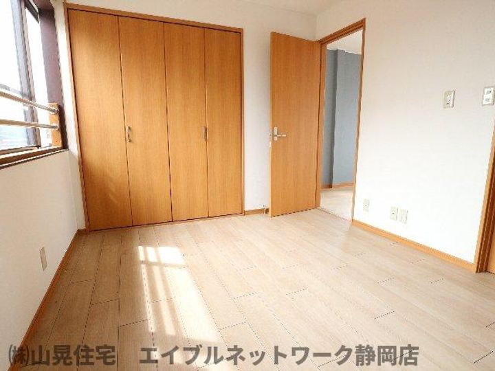 静岡県静岡市葵区南沼上1丁目(マンション)の賃貸物件の居間