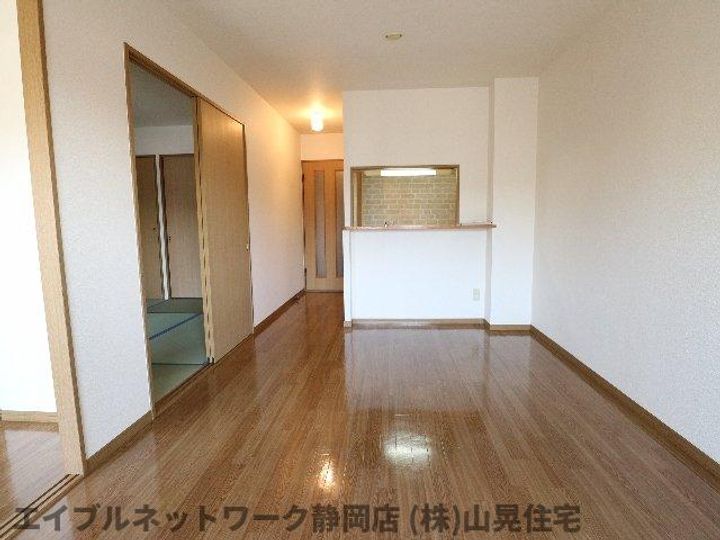 静岡県静岡市葵区柳町(マンション)の賃貸物件の居間