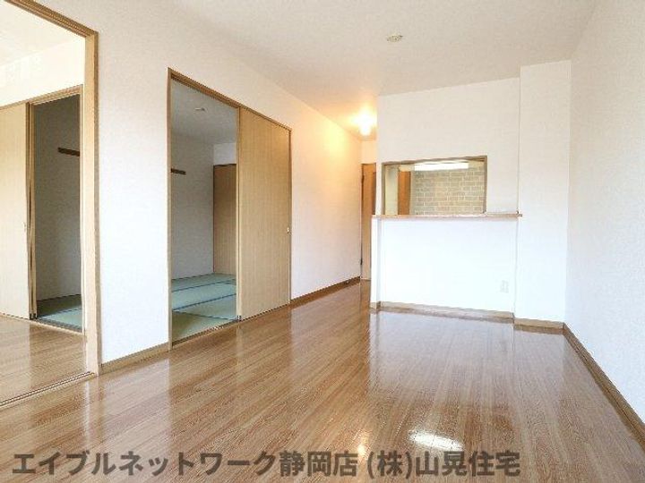 静岡県静岡市葵区柳町(マンション)の賃貸物件の居間