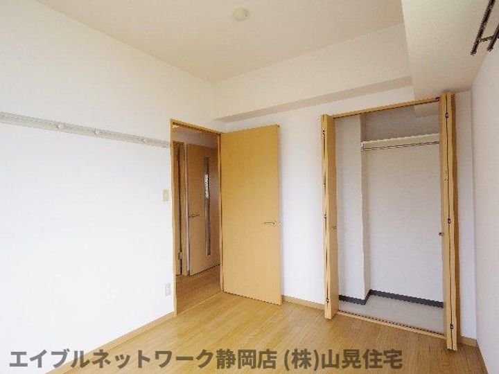 静岡県静岡市葵区柳町(マンション)の賃貸物件の居間