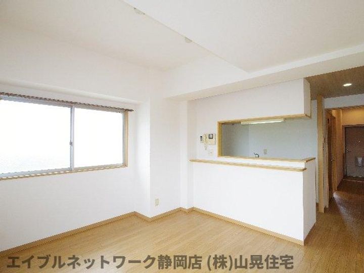 静岡県静岡市葵区柳町(マンション)の賃貸物件の居間