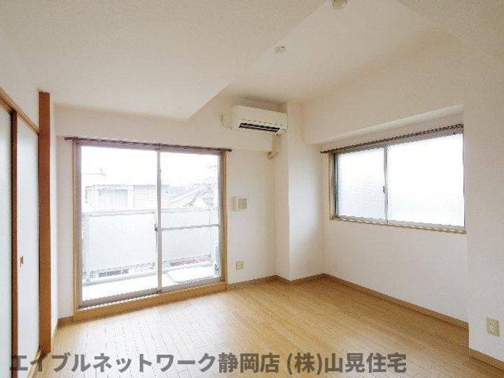 静岡県静岡市葵区柳町(マンション)の賃貸物件の居間