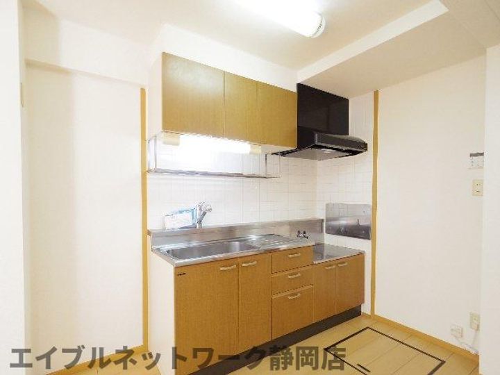 静岡県静岡市葵区与一1丁目(マンション)の賃貸物件のキッチン