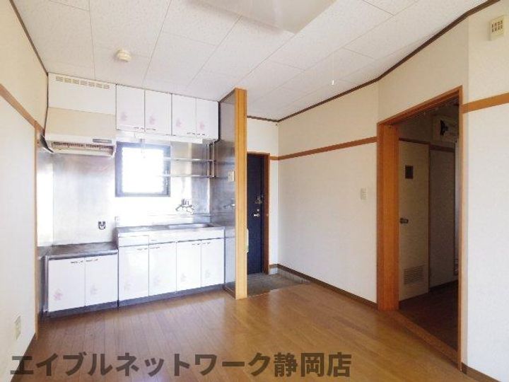 静岡県静岡市駿河区鎌田(マンション)の賃貸物件の居間