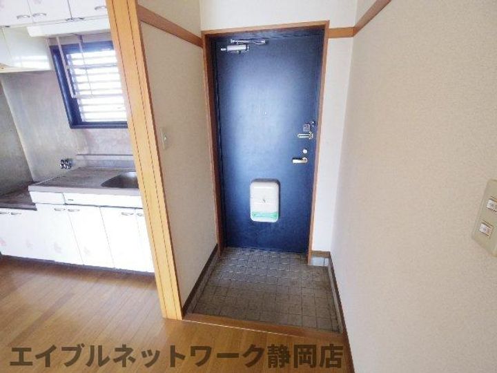 静岡県静岡市駿河区鎌田(マンション)の賃貸物件の玄関