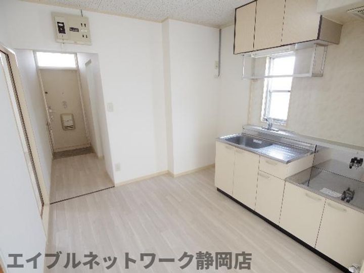 静岡県静岡市駿河区鎌田(アパート)の賃貸物件102の内装