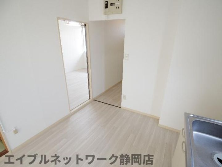 静岡県静岡市駿河区鎌田(アパート)の賃貸物件102の内装