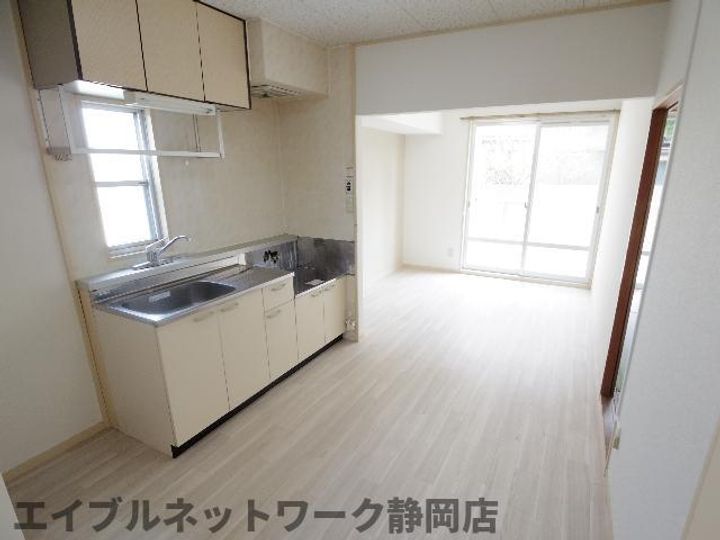 静岡県静岡市駿河区鎌田(アパート)の賃貸物件102の内装