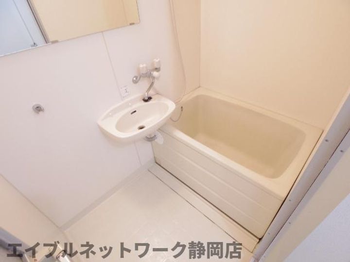 静岡県静岡市駿河区鎌田(アパート)の賃貸物件102の風呂