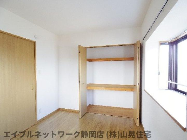 静岡県静岡市駿河区丸子新田(マンション)の賃貸物件の居間