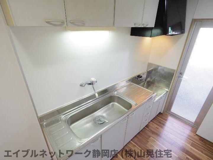 静岡県静岡市駿河区丸子新田(マンション)の賃貸物件のキッチン