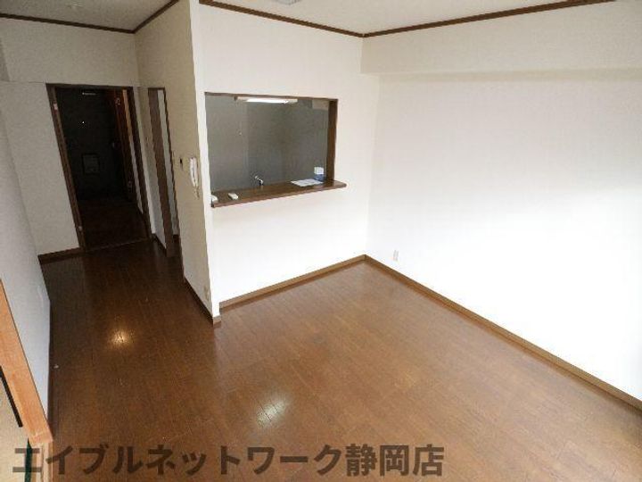 静岡県静岡市駿河区みずほ2丁目(マンション)の賃貸物件の居間